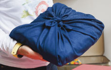 cadeau présenté dans un furoshiki